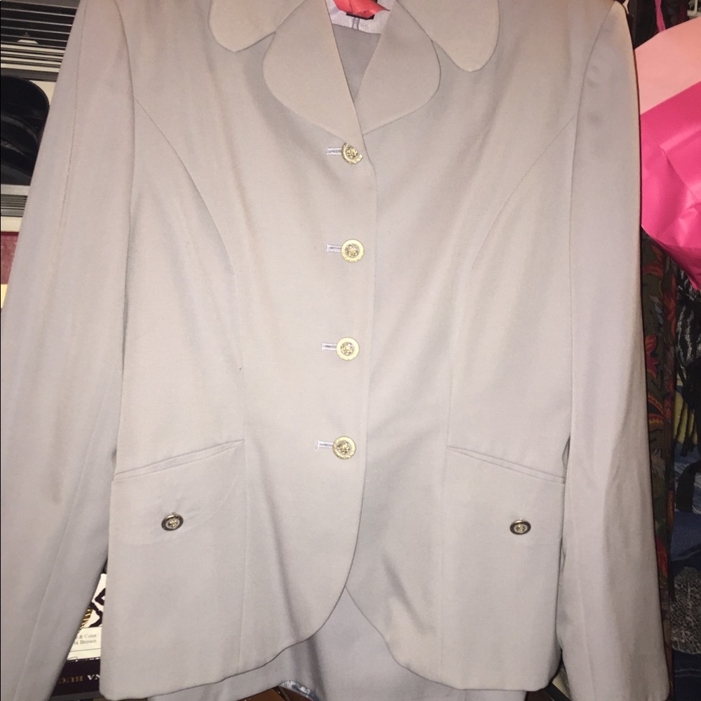 Lovely lady 2-piece skirt suit size MED